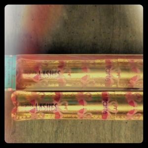 SOLD ON ♏ERCARI Tarte Lights Camera Lashes